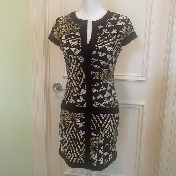 BCBGMaxAzria Dresses & Skirts - BCBG Maxazria Aztec Print Dress